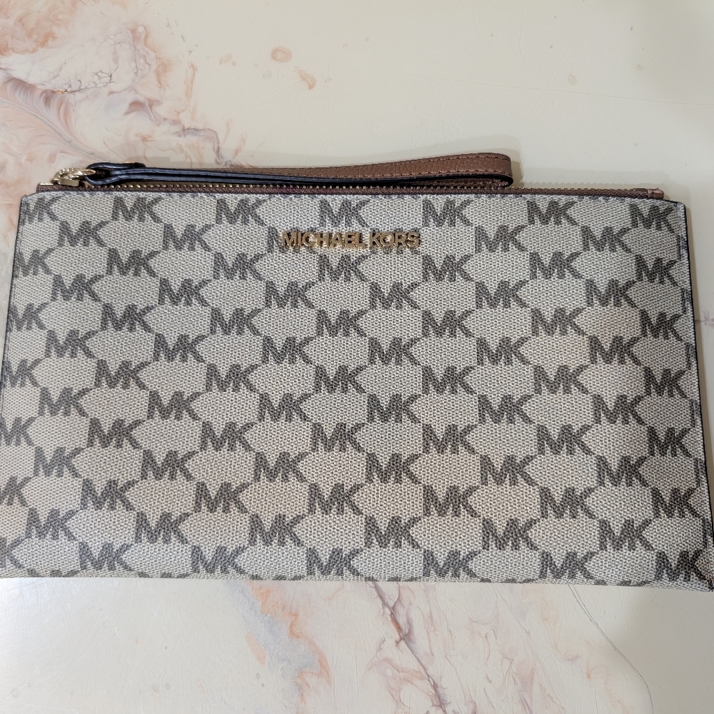Michael Kors Jet set Brown Monogram Wristlet